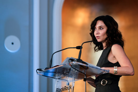 Isabel Díaz Ayuso deslumbra con joyas TIAHRA en Madrid