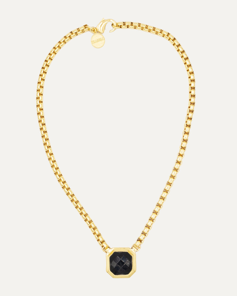 Collar Nayan Dorado Onix negro