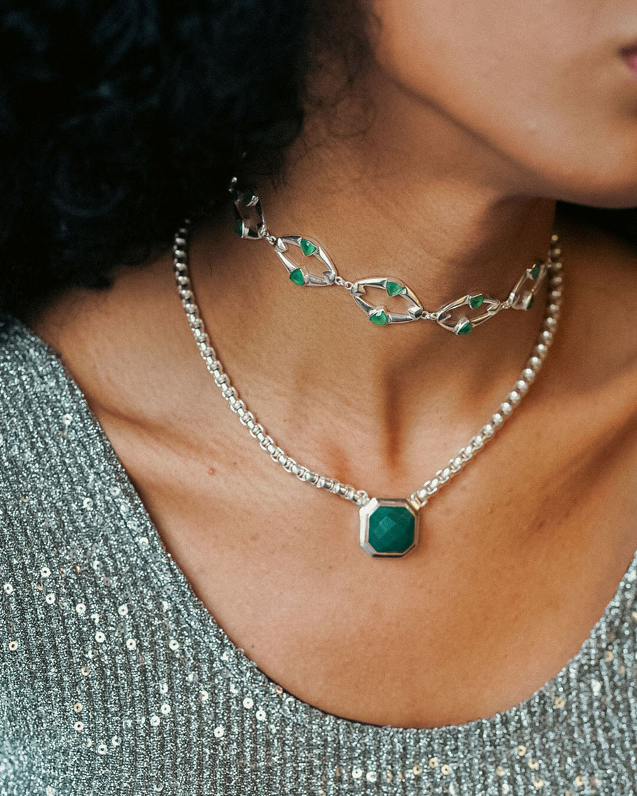 Collar Nayan Plateado Onix Verde